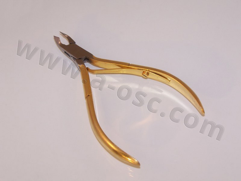 Cuticle Nipper with gold handle